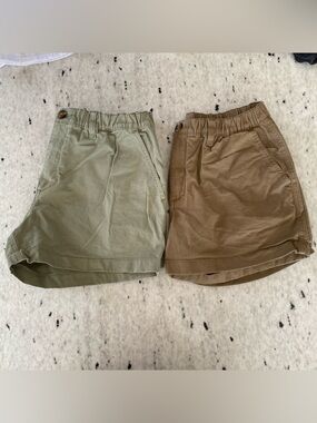 Chubbies Women's Chino Shorts 4" Inseam Bundle - Olive & Khaki Medium